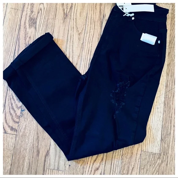 44 Boho Favorite Best Fitting Black Distressed Skinny Jeans - Picture 4 of 6